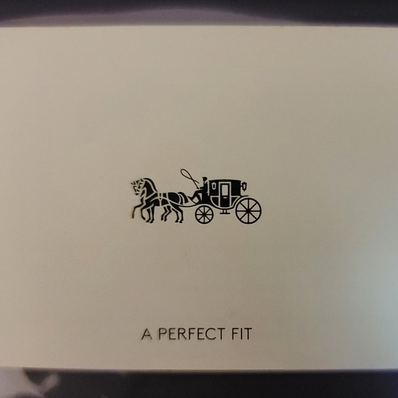 Coach Signature Logo Handcrafted Accessory - Picture 7 of 9